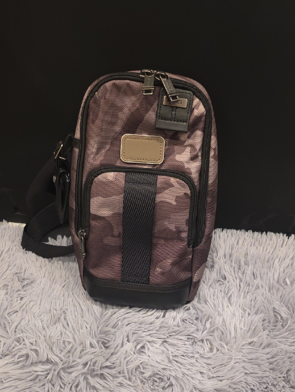 NWT Tumi Fife Slim Sling Pack In Camo Brown